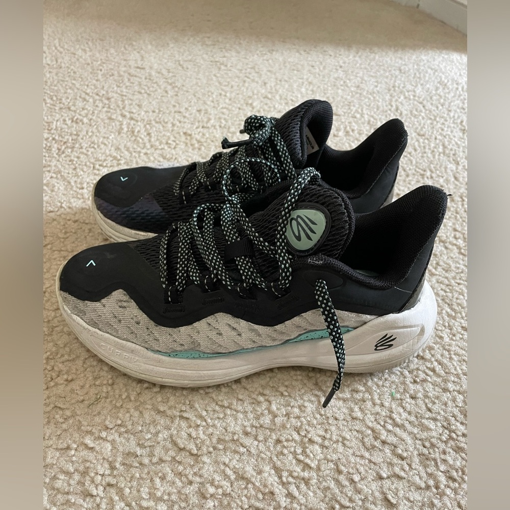 GS CURRY 11 size Grade school 3.5, USED